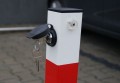 blokada-parkingowa-slupek-na-zamek.jpg